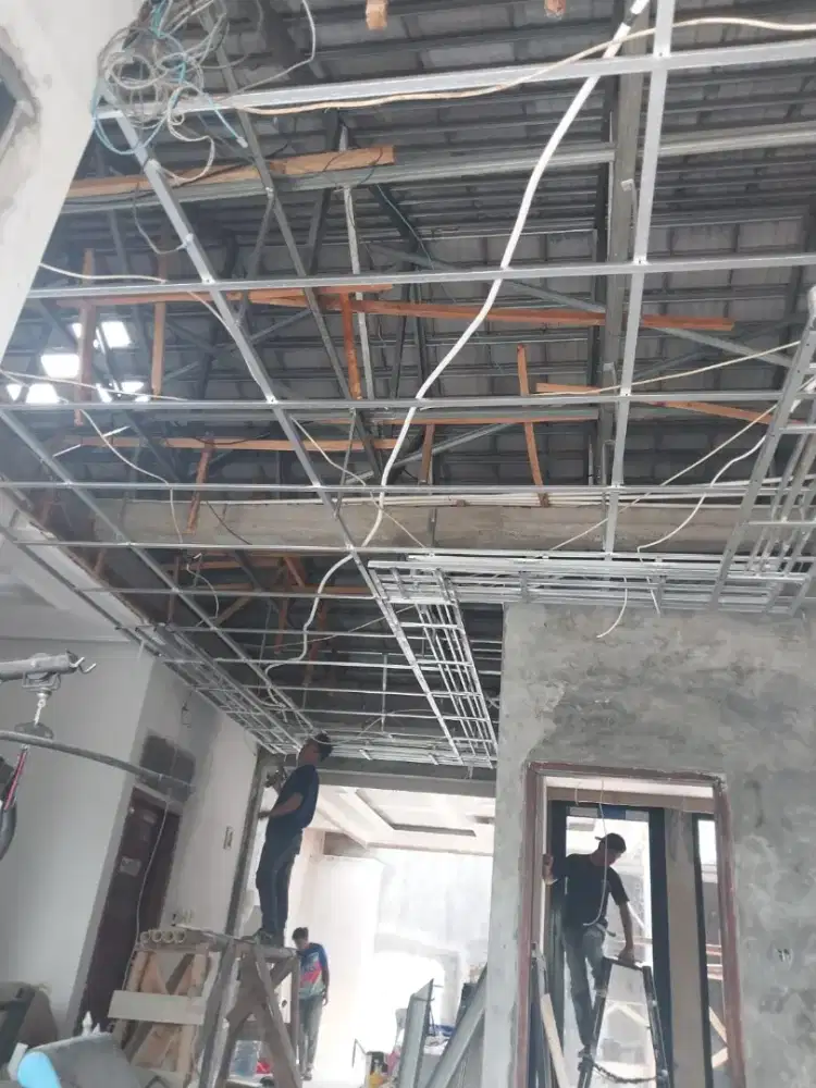 Renopasi rmh, pemasangan kusen aluminium, plaon