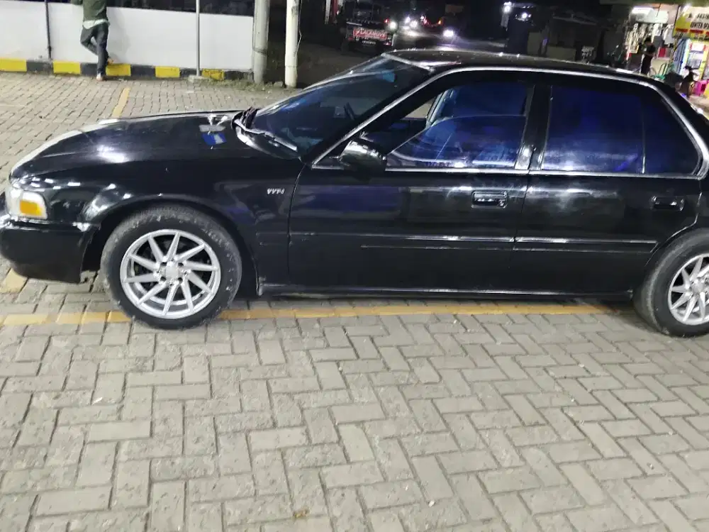 Di jual mobil honda accrod maestro 91