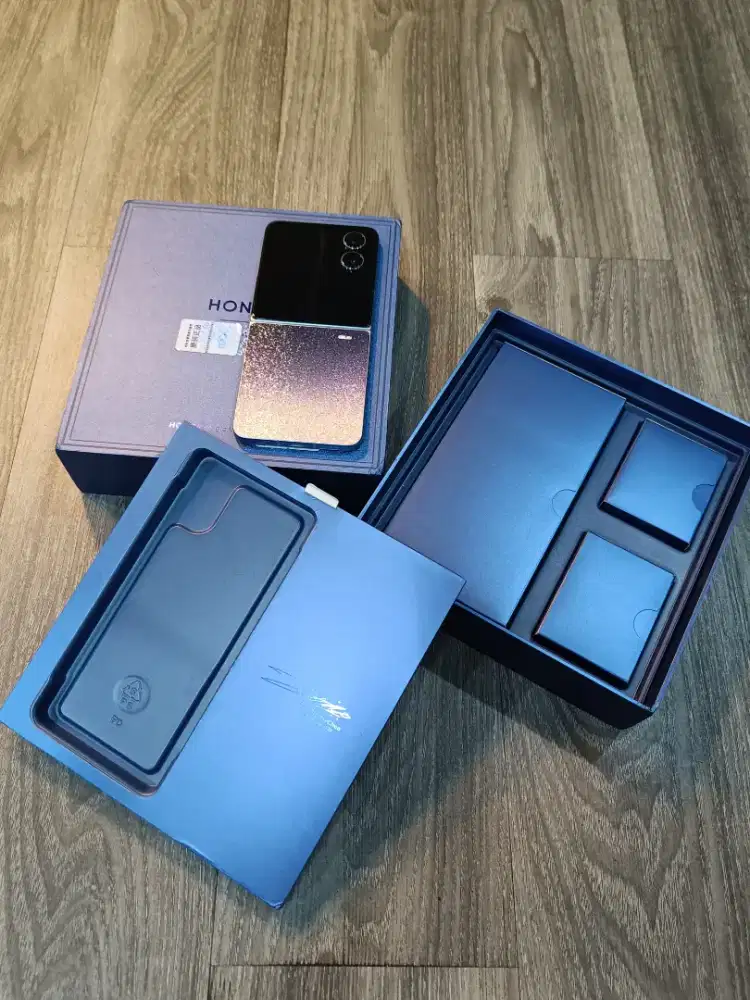 Limited 1 TB Honor Magic V Flip 2 Purple Blue Like new mulus fullset