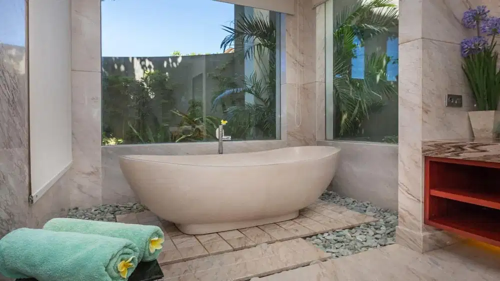 Dibutukan gardener dan pengurusan villa