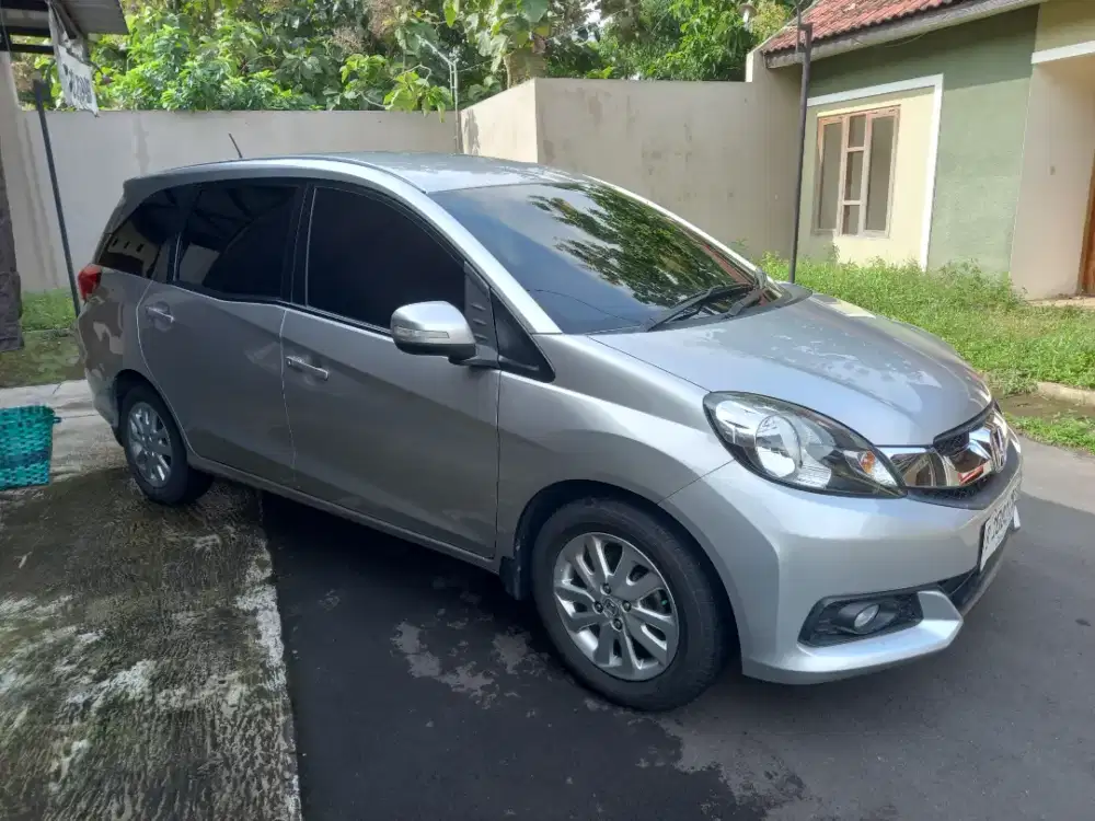 Honda mobilio matic 2014