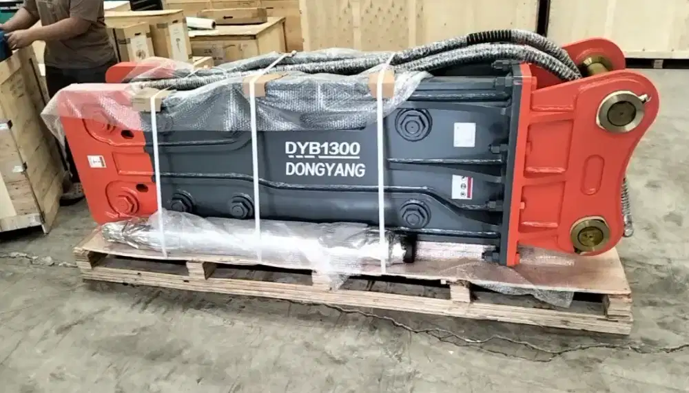 Hydraulic breaker DYB 1300