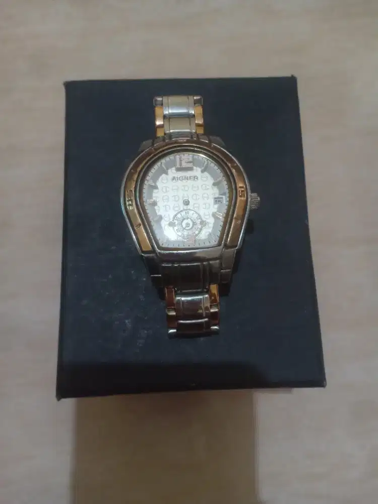 Aigner Palermo bekas