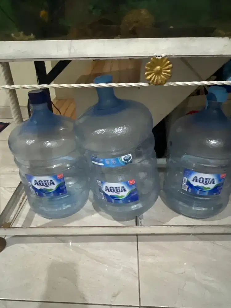 Galon aqua kosong versi bening