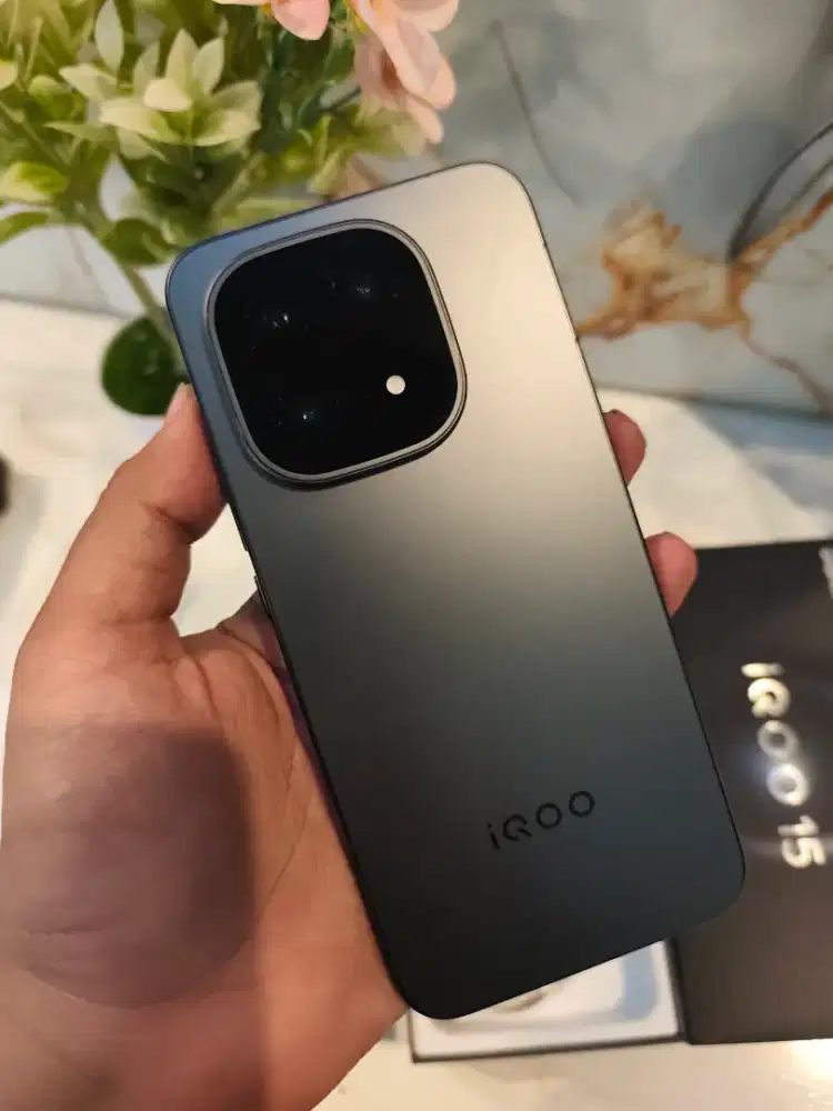 Vivo IQoo 15 5G ram 16 internal 512 fulset ori garansi 2 tahun