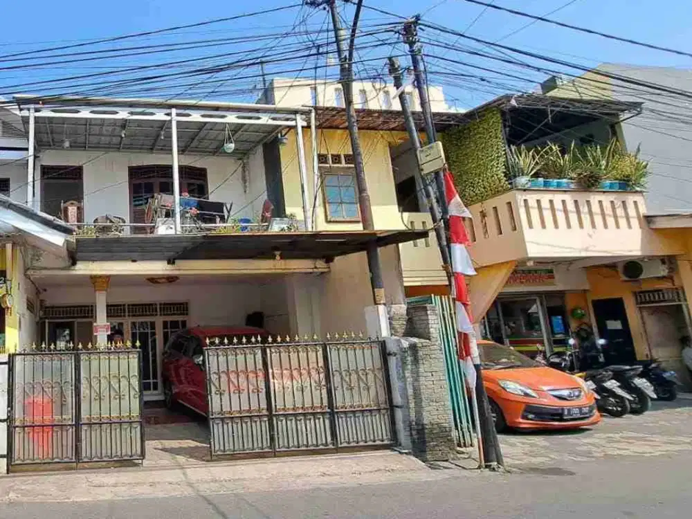 Di jua rumah luas pinggir jalan 2 lantai, cocok utk usaha dan tempat tinggal, Klender, Duren sawit. Jakarta Timur