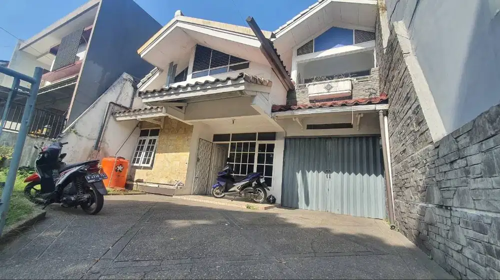 Rumah Siap Huni 2 Lantai di Batununggal Bandung