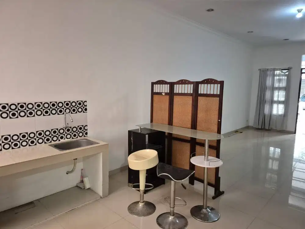 Rumah Nyaman Siap Huni di Batununggal Bandung