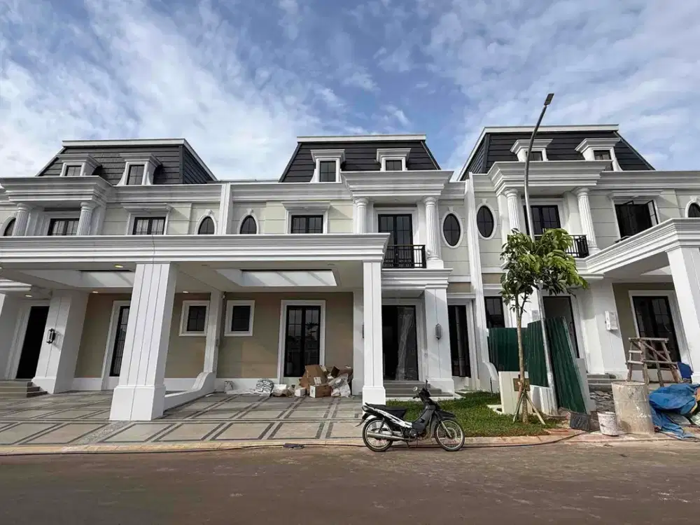 Hunian Eksklusif American Classic 3 Lantai Rooftop Dekat Tol Cijago Cibubur, Bekasi