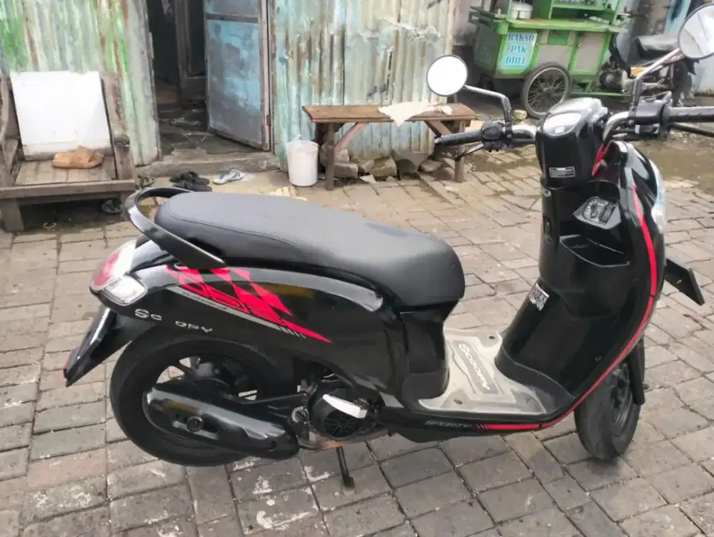 Honda Scoopy 2018 - Plat L - Istimewa
