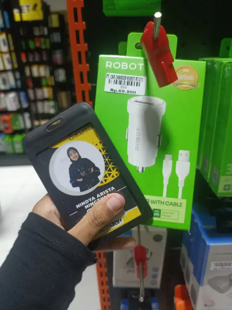 Car charger ATLANTIS DAHSYAT