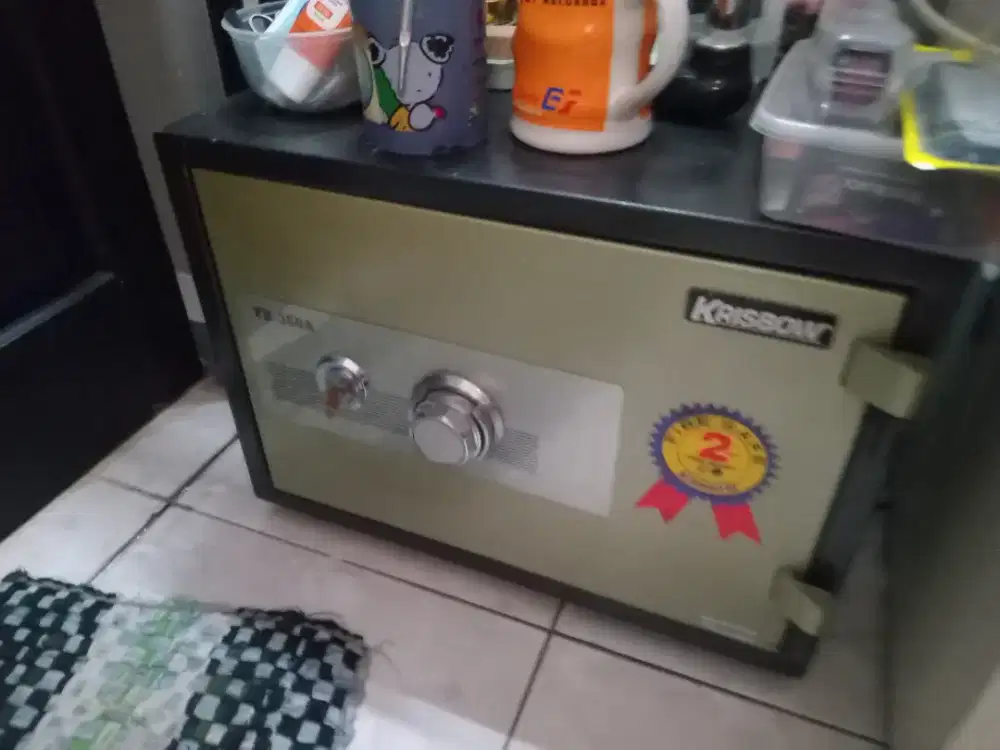 Brankas Krisbow YB 350A