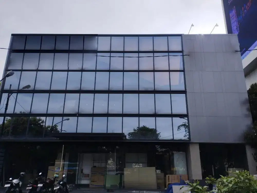 DIJUAL GEDUNG STRATEGIS – JL. LETJEN S. PARMAN, JAKARTA BARAT Lokasi Prime | Area Bisnis | Akses Mudah