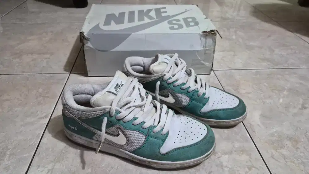 Sepatu Nike SB Dunk