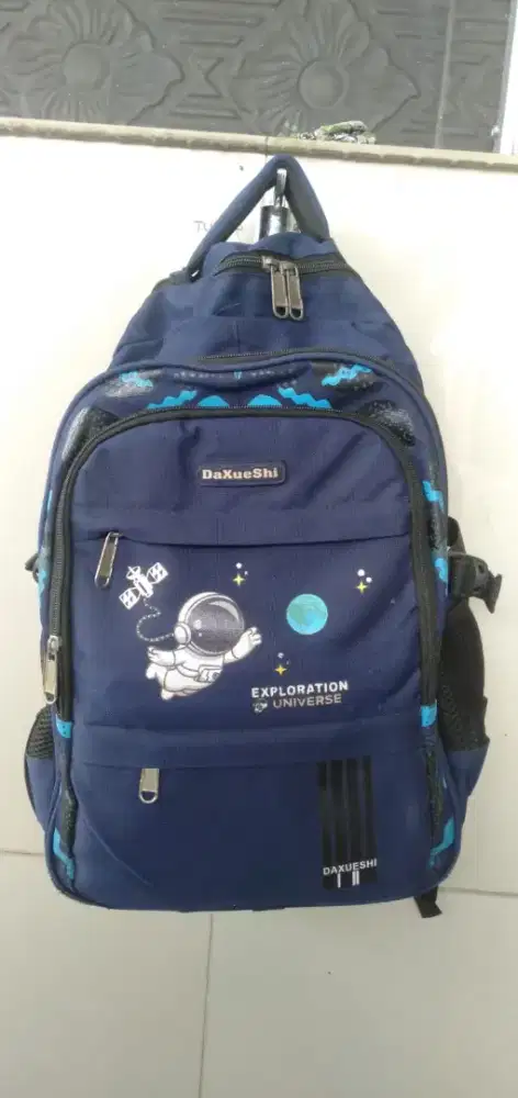 Di jual tempat letak buku,tas anak wa dan hp no iklan ini