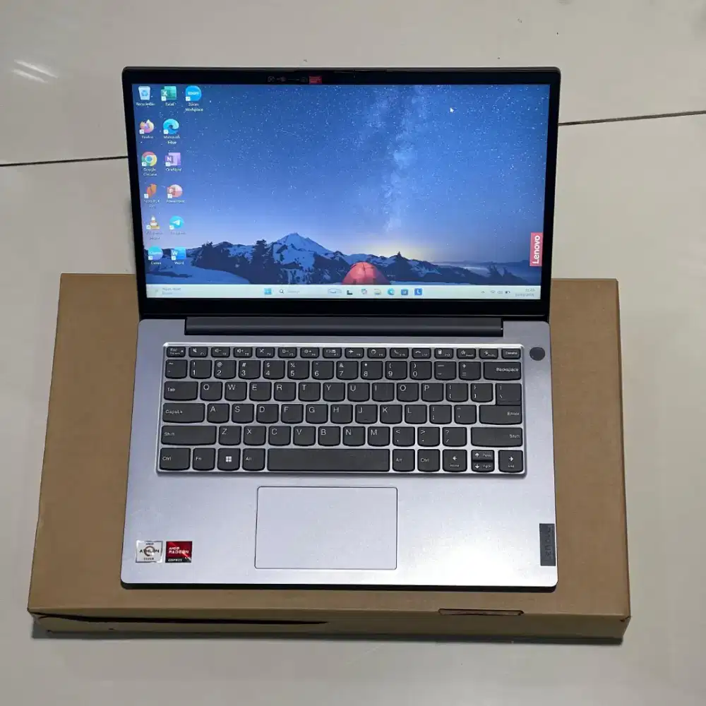 LENOVO V14 pemakaian baru 3 Hari, garansi resmi masih panjang