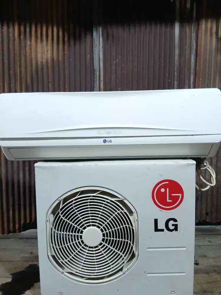 MENJUAL AC BEKAS 1/2 PK KOMPLIT