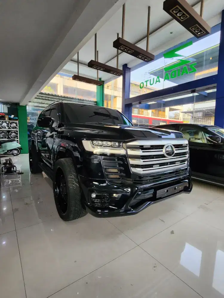 KM LOW LAND CRUISER VXR300 2023/2024