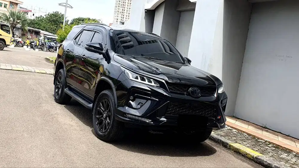 [ LOW KM ] Toyota Fortuner 2.8 VRZ GR Sport Tetradrive AT 2025/2026