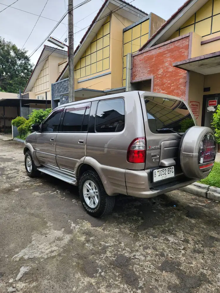Isuzu Grand touring 2009 Manual Diesel