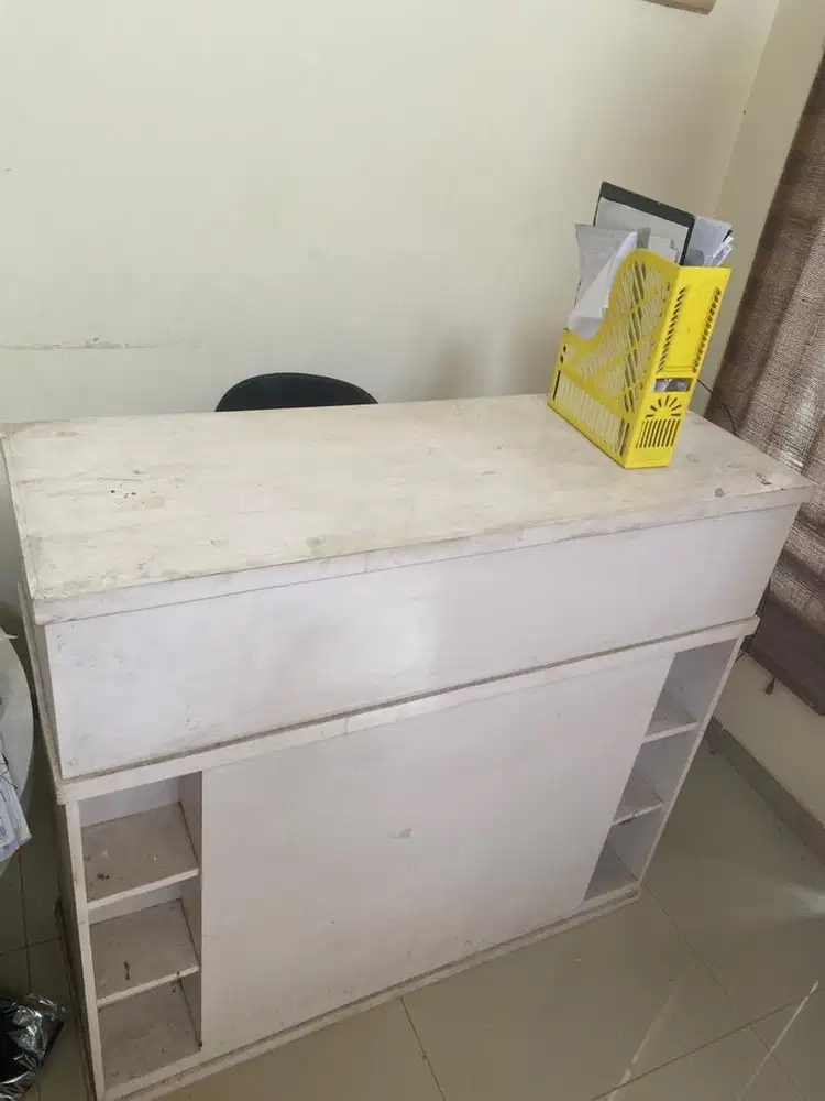 Meja kasir cs frontdesk