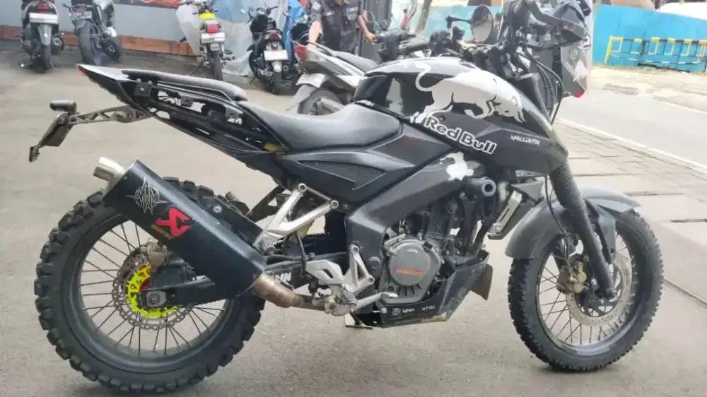 Kawasaki bajaj ns200