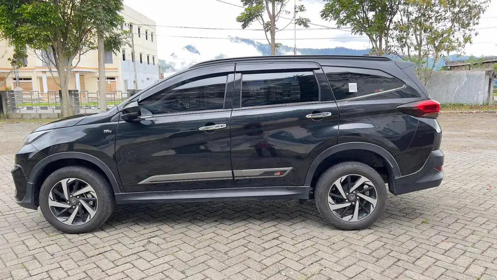 Toyota Rush GR sport  AT 2022 Bensin (Original Jarang Pakai)