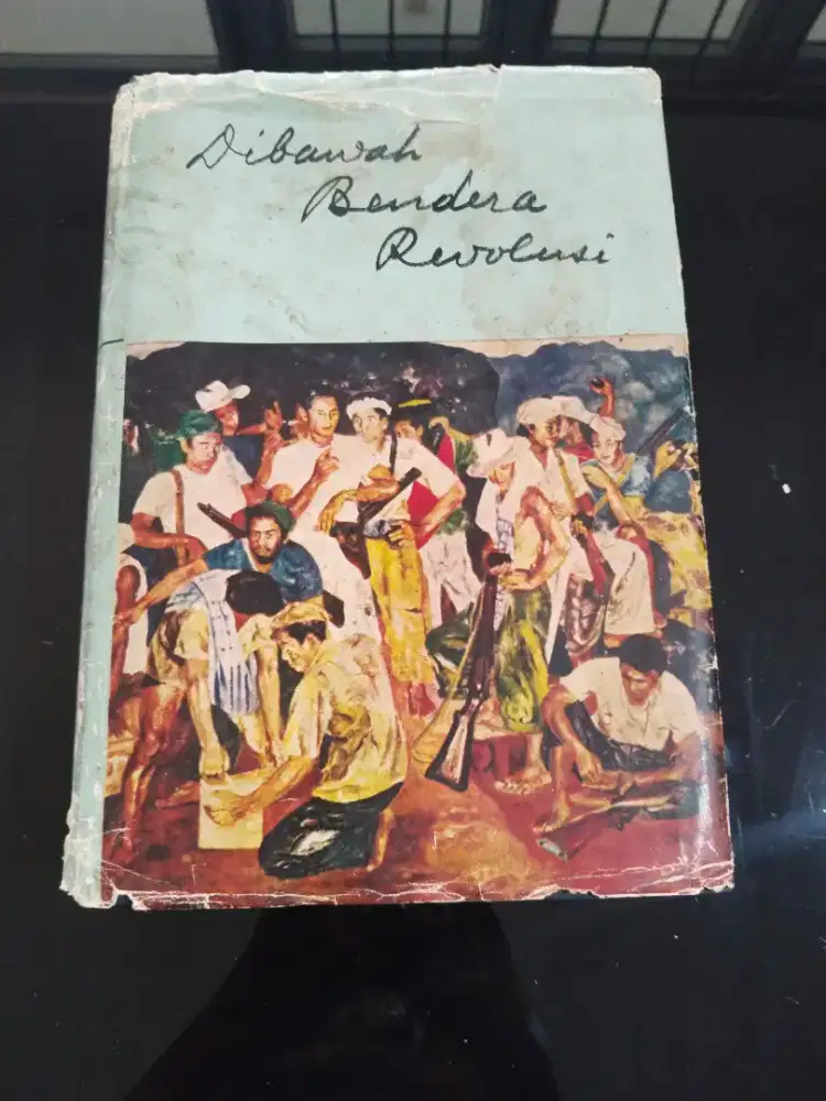 Buku Dibawah Bendera Revolusi