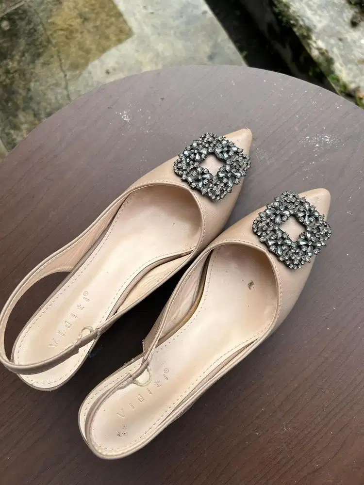 Sendal wanita size 37