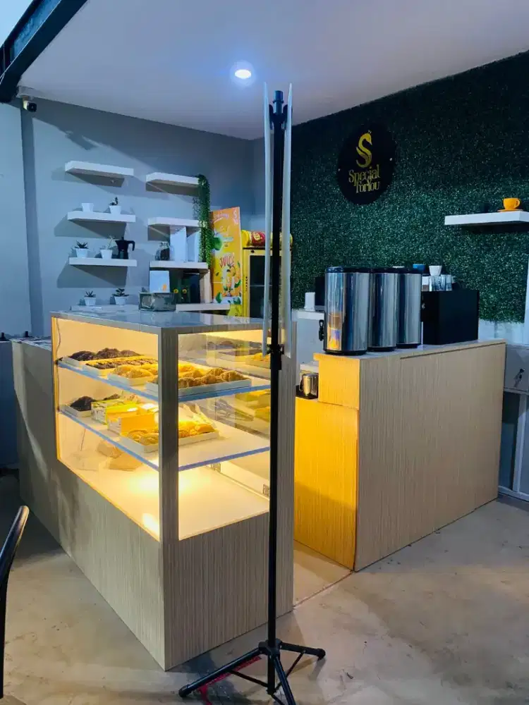 Showcase Coffee Shop dan perlengkapan usaha kopi