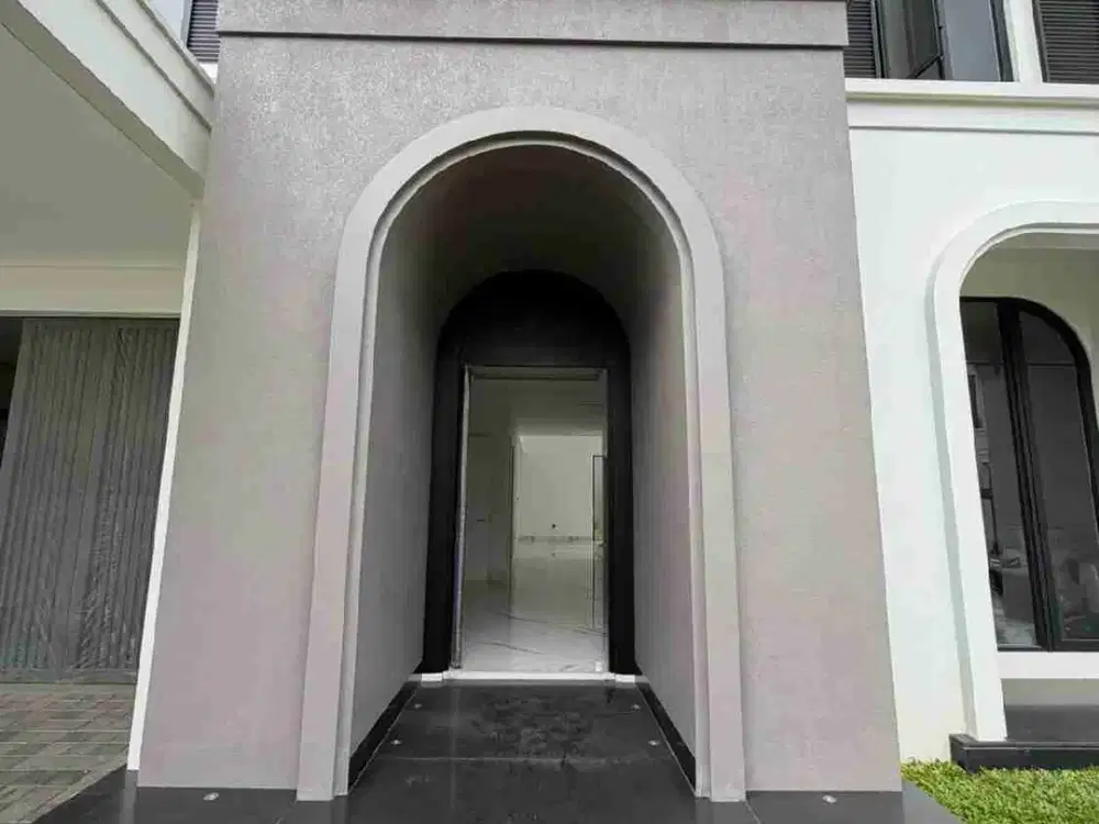 Disewakan rumah Mewah  Baru Serah terima di Alam Sutera