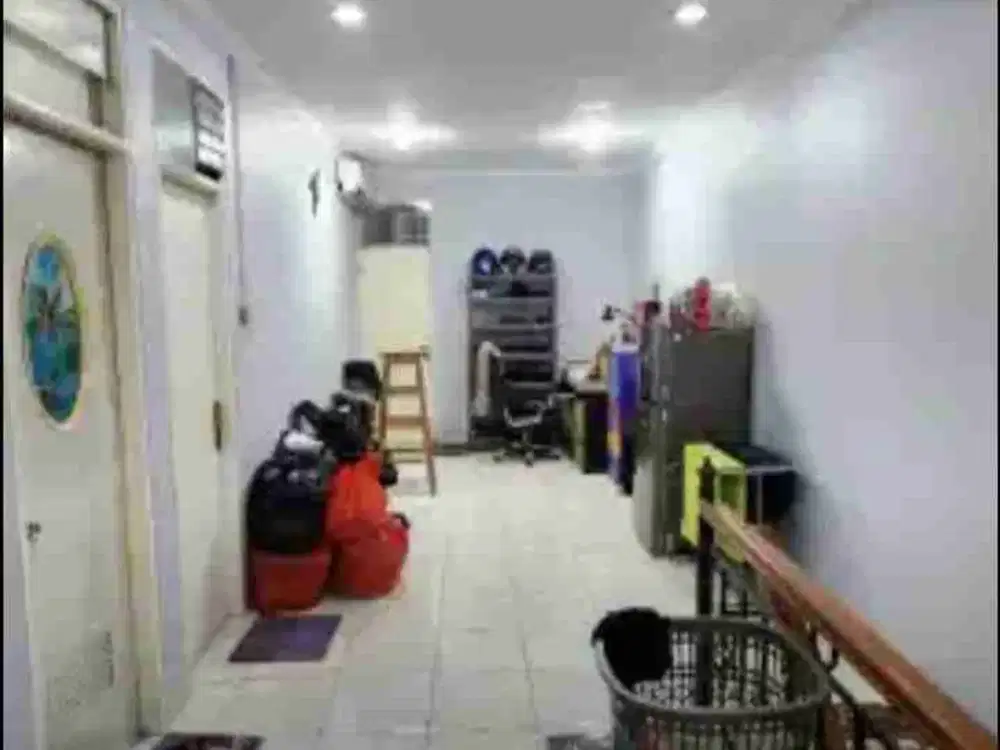 Di jual rumah murah di taman palem lestari jakarta barat