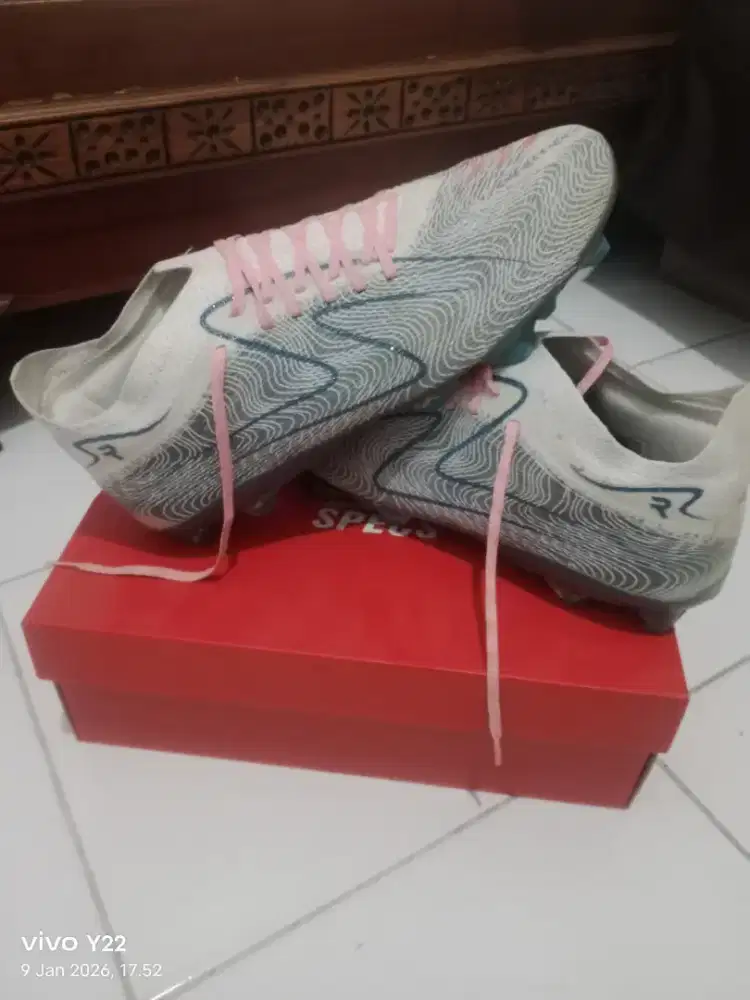 jual sepatu sepak bola,merk(specs)