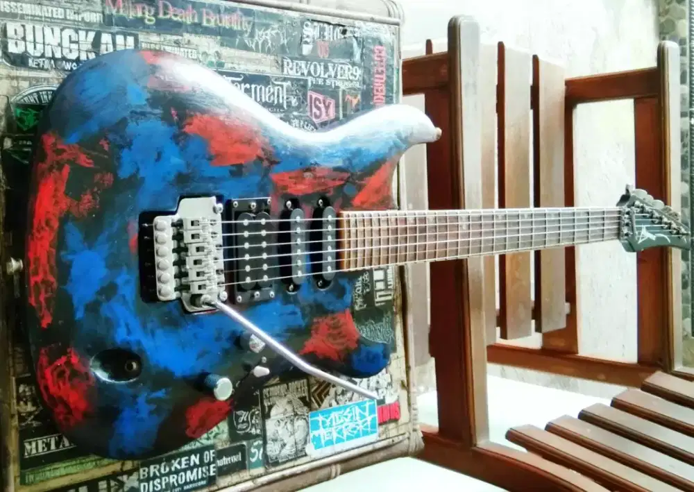 Gitar ibanez Abstrak