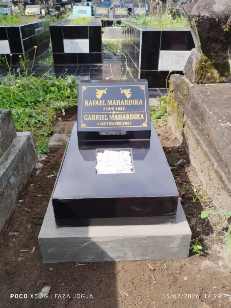 Kijing makam keramik