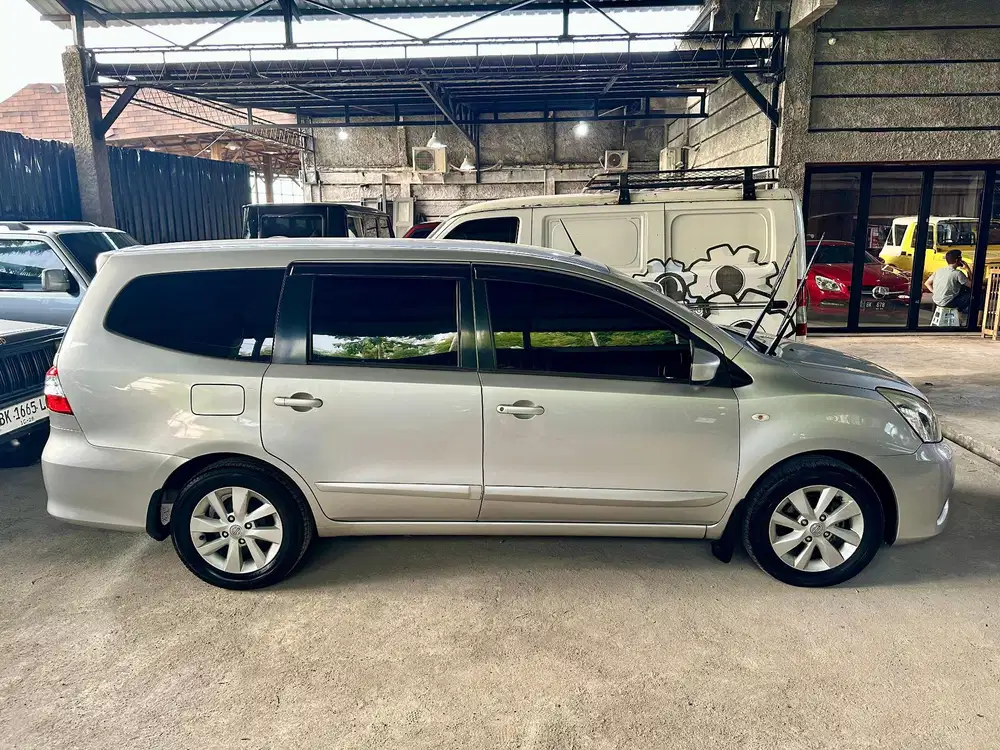 Nissan Grand livina XV Matic 2016 ( termurah - bebas laka & banjir )