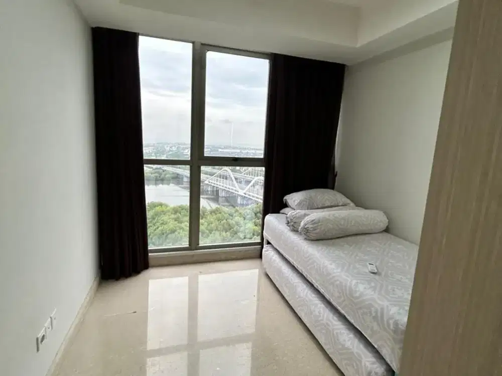 Disewakan apartement gold coast 2+1 luas 90 furnish