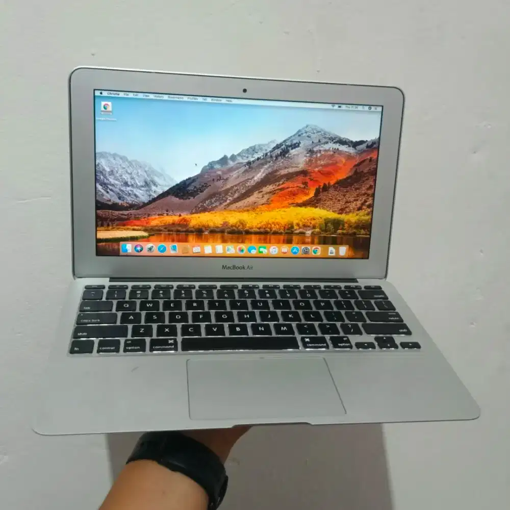 Macbook air 2011 11inch core.i5 Ram4GB/ssd128GB bogor