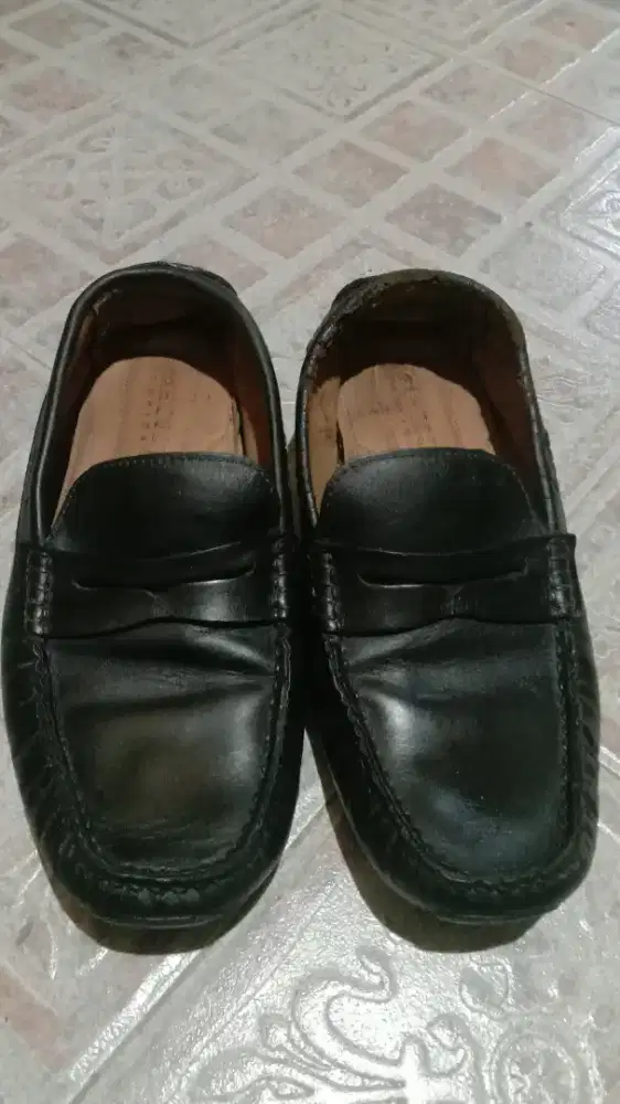 Sepatu second masih bagus layak pakai