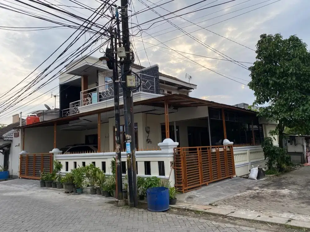 DISEWAKAN RUMAH TAHUNAN