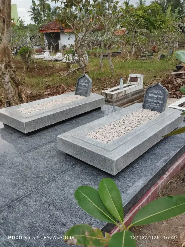 KIJING MAKAM GRANIT ALAM