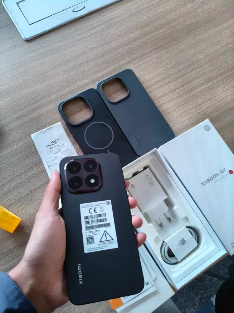 Xiaomi 15T 12/512 fullset sampe nota baru sebulan
