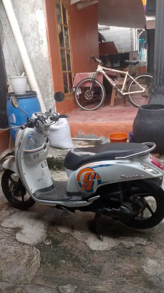 Honda scoopy 2016 putih