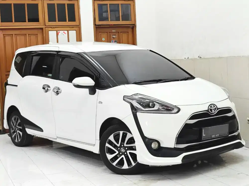 Pajak PANJANG Dp20jt Toyota Sienta 2017 Q Automatic Putih Tg1 Ori 2018