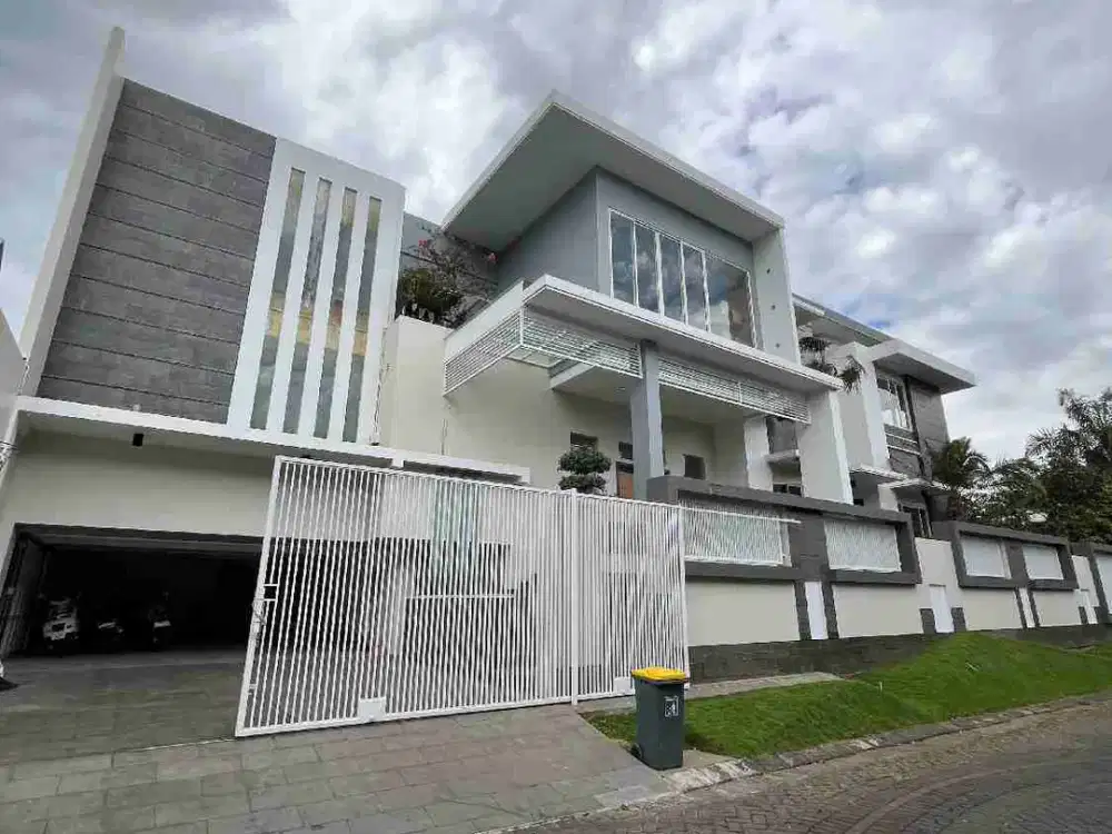 Rumah mewah hook di permata jingga malang