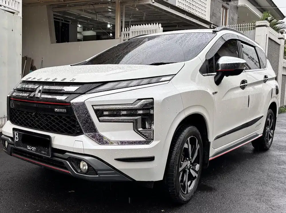 XPANDER ULTIMATE PUTIH 2022