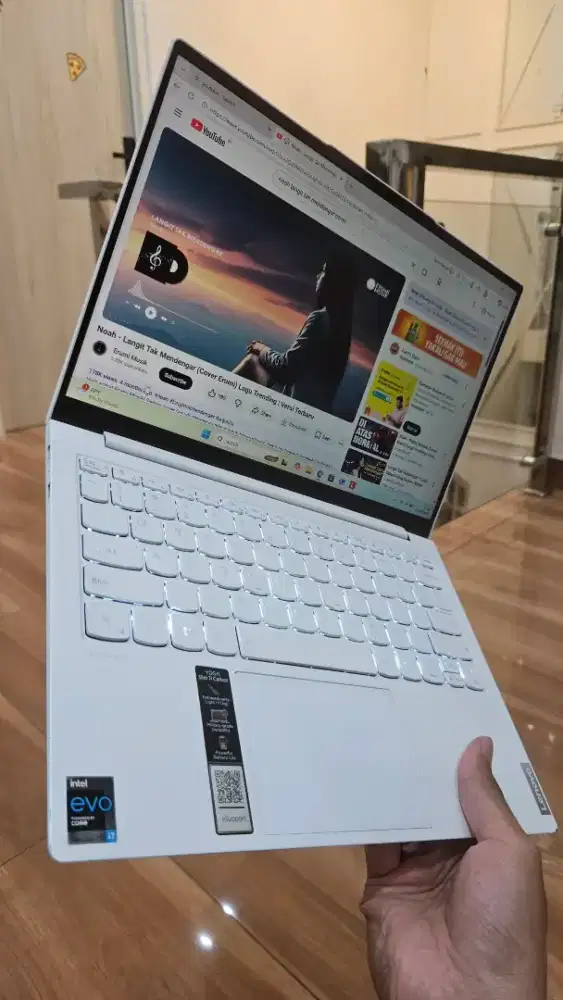 Dijual Laptop Lenovo Yoga Slim 7i Carbon