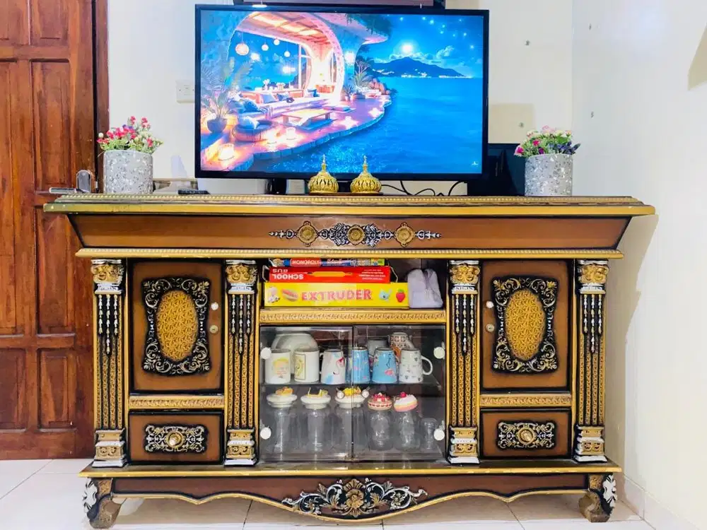 Meja TV  Kayu Ukir
