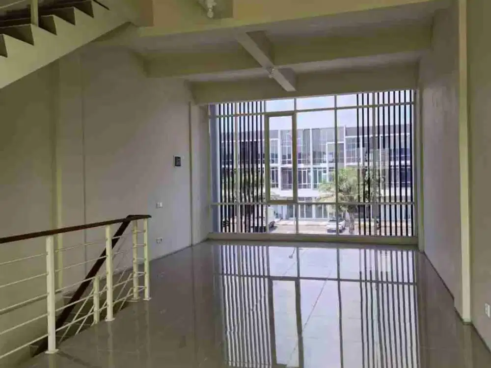 Ruko Northwest Boulevard Sebelum Patung Kuda 3 Lantai Disewakan Murah