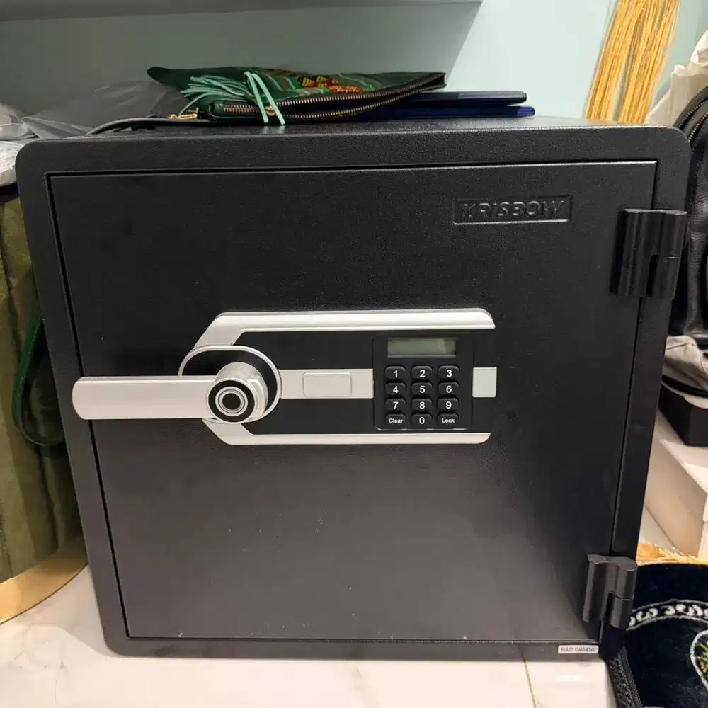 Dijual brankas KRISBOW 48x45,7x47cm Tahan api & air Fp3502F Hitam